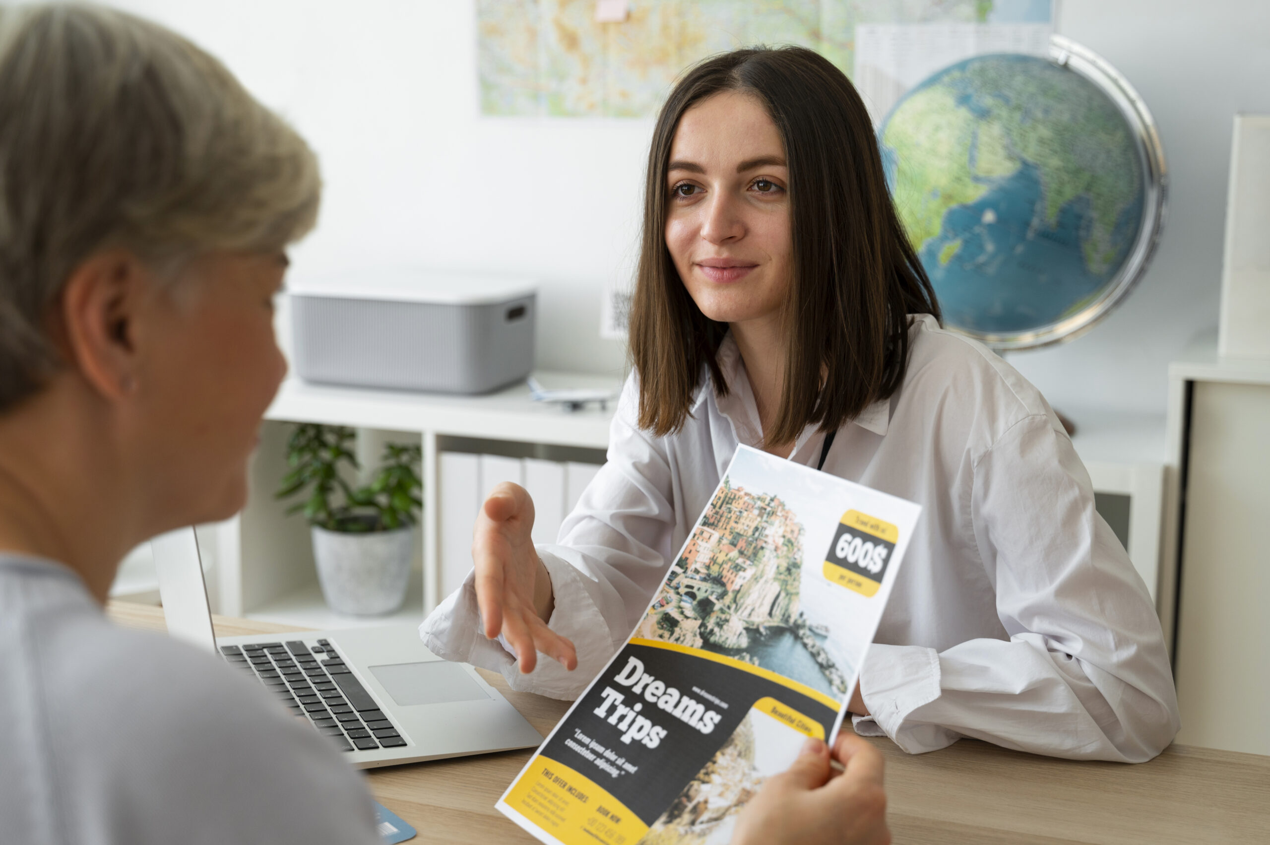 Founders Mr. Akash Sahu & Mr. Ishaq Ahmed – Holiday Wanders Dubai travel agency